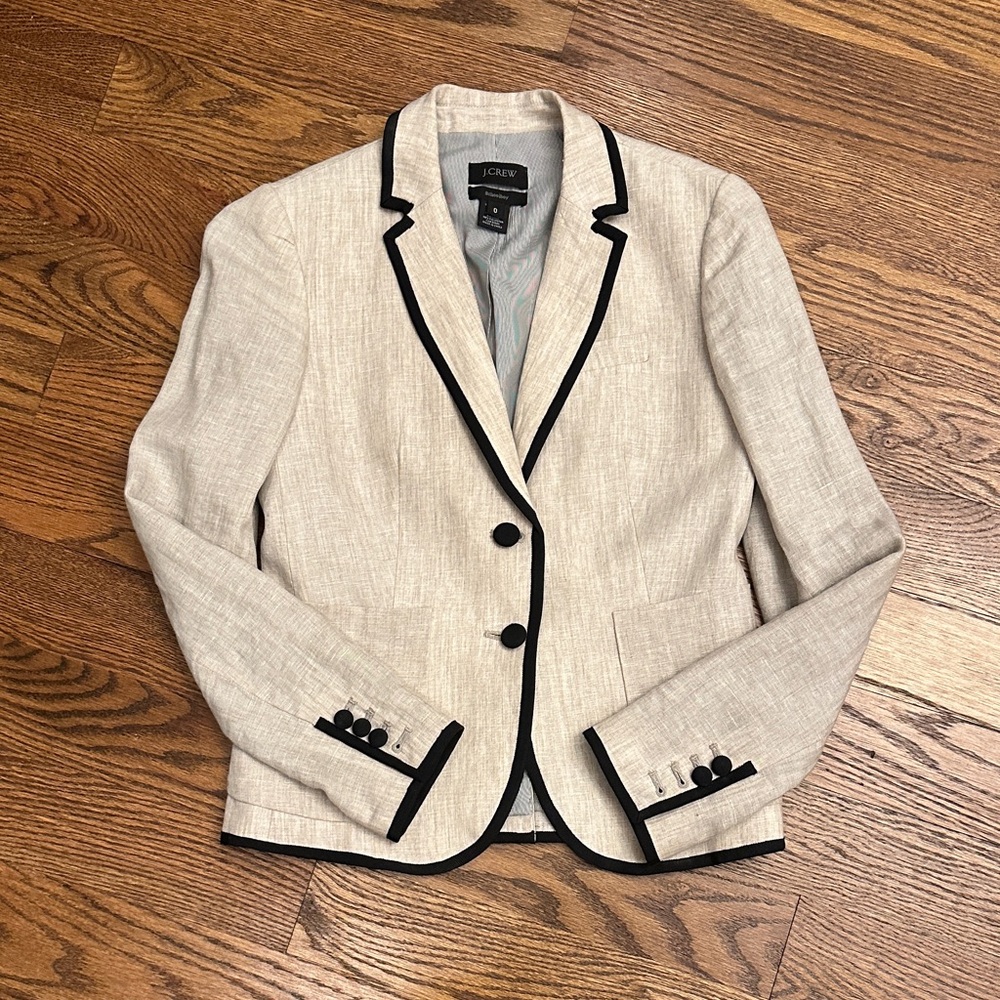 EUC J. Crew Schoolboy Blazer with Black Accents; 0